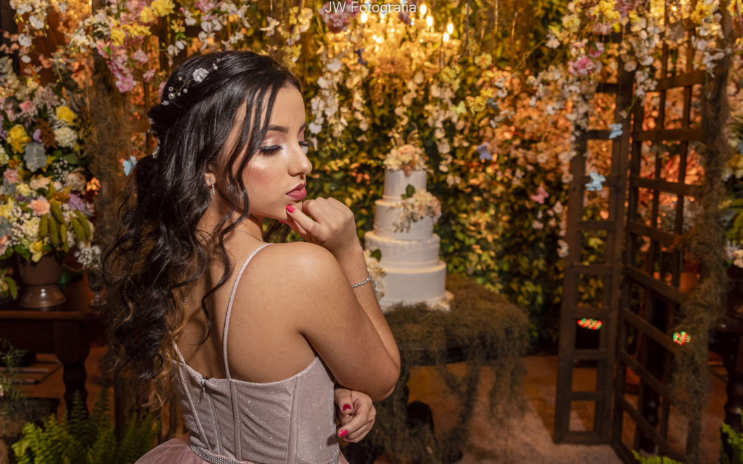 Debutante Helô